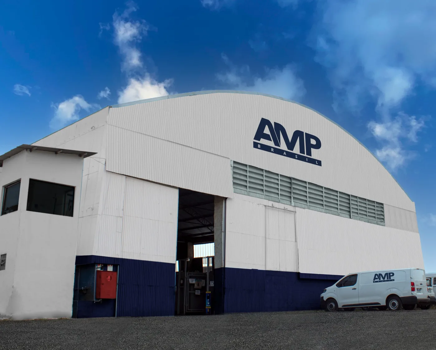 Fachada da fábrica da AMP Brasil